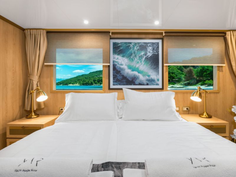 Agape Rose Luxury Mini Cruise Yacht (19)